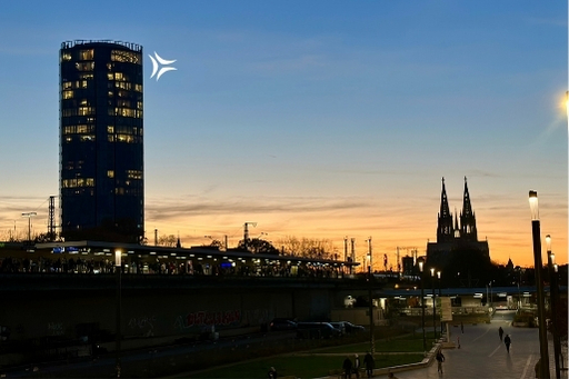 Panoramablick aus der Eventlocation KÖLNSKY über Köln und den Rhein